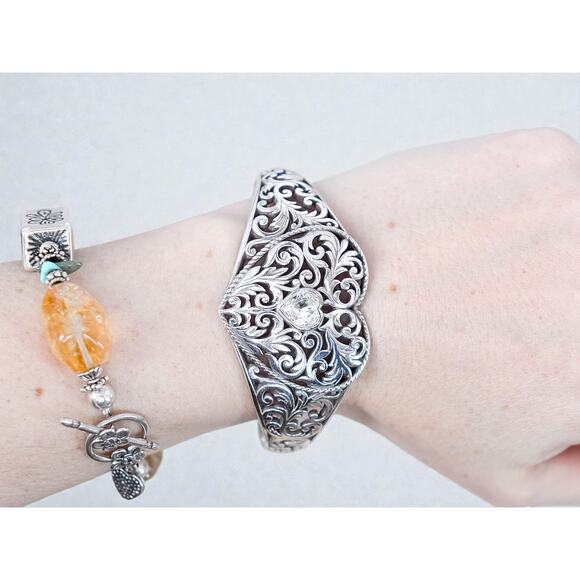 Brighton Heart Filigree Cuff Bracelet Hinged Clamper Magnetic Retired 7" - Picture 6 of 8